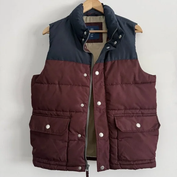 Old Navy Burgundy and Navy Puffer Vest - Picture 4 of 10